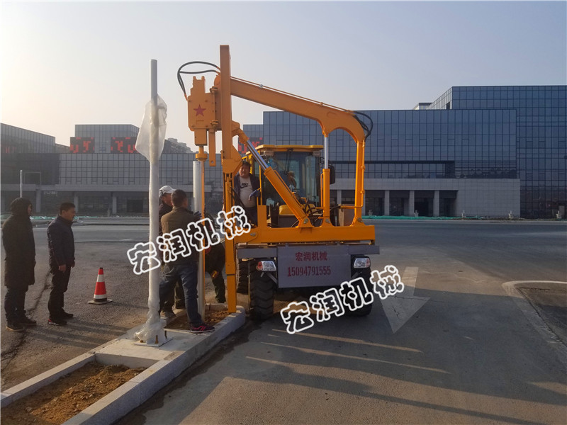 公路護欄打樁機液壓錘怎么操作？宏潤機械