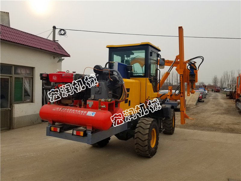 宏潤(rùn)護(hù)欄打樁機(jī)一大一小發(fā)往陜西西安